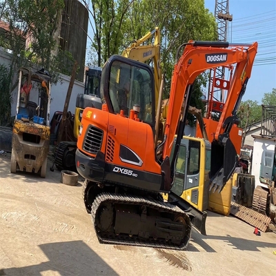 Excavadora Doosan asequible DX55 con pintura original y peso de operación de 5.5TON