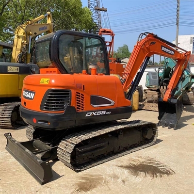 Excavadora Doosan asequible DX55 con pintura original y peso de operación de 5.5TON