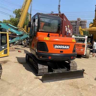 Excavadora Doosan asequible DX55 con pintura original y peso de operación de 5.5TON
