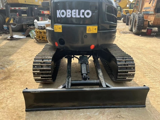 Excavadora Kobelco sk35 en buen estado con peso de operación de 3,5 toneladas y horas de trabajo bajas