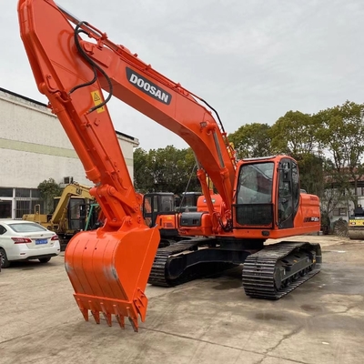 Excavadora coreana original Doosan DX225LC con otro cilindro hidráulico en buen estado