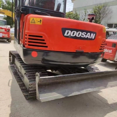 Excavadora Doosan DH55 Crawler 5.5 toneladas de color original Mini Excavadora usada en Shanghai