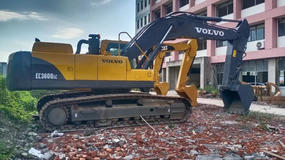 Excavadora VOLVO EC360B 36TON de segunda mano con poca jornada de trabajo y bien mantenida en stock