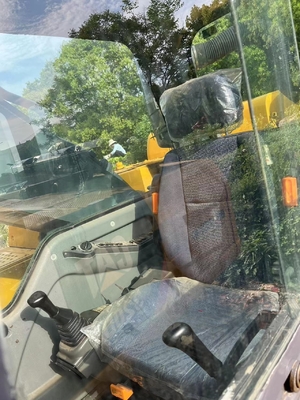 Excavadora VOLVO EC360B 36TON de segunda mano con poca jornada de trabajo y bien mantenida en stock
