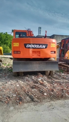 DOOSAN DH150w-7 excavadora de ruedas pintura original y 16000 KG en stock para la construcción