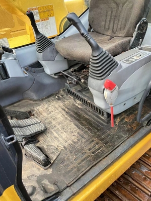 Excavadora Komatsu PC220 de segunda mano con otra bomba hidráulica en excelentes condiciones