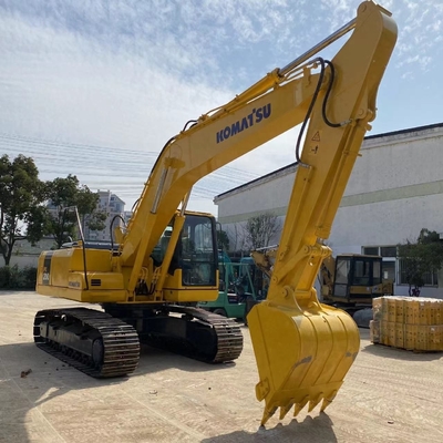 Excavadora de 20 toneladas en el patio de Shanghai Komatsu pc200 excavadora utilizada con bomba hidráulica de 105KW