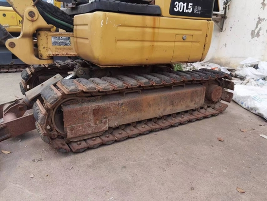 Excavadora mini Caterpillar 301.5 de segunda mano con pocas horas de trabajo en buen estado en stock