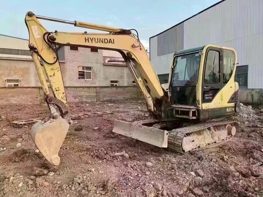 Excavadora Hyundai 60-9 de 2022 y excavadora hidráulica en buen estado con capacidad de cubo de 1m3