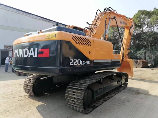 Excavadora Hyundai 220LC-9S y en buenas condiciones para sus proyectos en stock