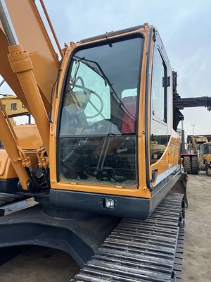 Excavadora Hyundai 220LC-9S y en buenas condiciones para sus proyectos en stock