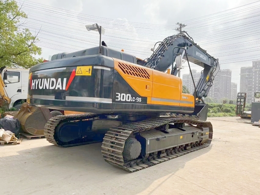 Obtenga su excavadora HYUNDAI 300LC-9S hoy. Máquinas de rastreo usadas con servicio posterior.