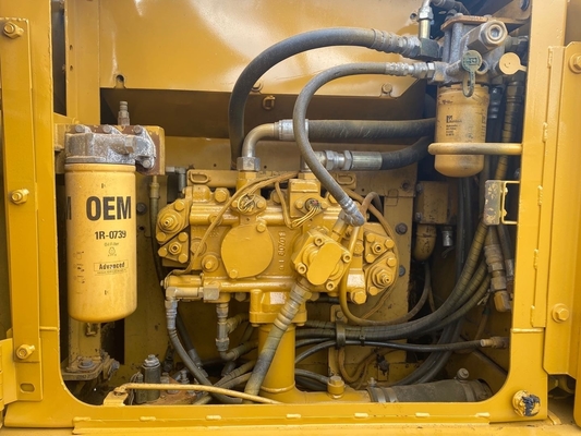 Excavadora Caterpillar CAT 318D en excelente estado de uso con poca duración 0-2000
