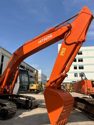 Excavadora usada Hitachi EX200-3 en buenas condiciones de trabajo a un precio asequible con color rojo