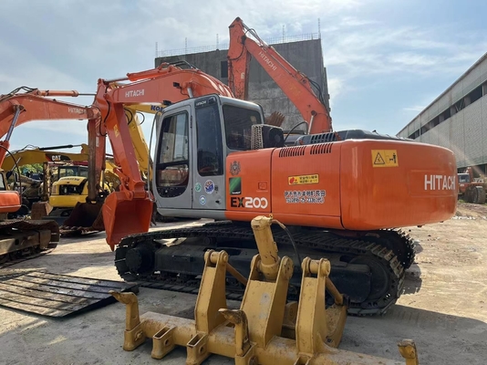 Excavadora usada Hitachi EX200-3 en buenas condiciones de trabajo a un precio asequible con color rojo