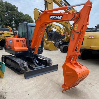 Equipo pesado de construcción Excavadora usada Doosan DX60 con cilindro hidráulico