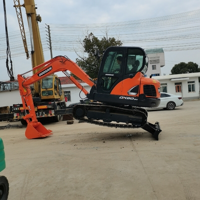 Equipo pesado de construcción Excavadora usada Doosan DX60 con cilindro hidráulico