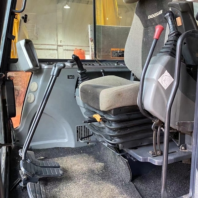 Equipo pesado de construcción Excavadora usada Doosan DX60 con cilindro hidráulico