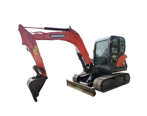 Excavadora de segunda mano Doosan DX60 con 6 toneladas de peso en excelente estado