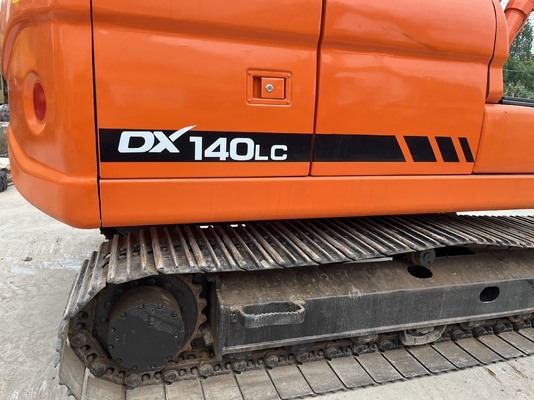 Excavadora usada Doosan 140LC con bajas horas de trabajo en perfecto estado