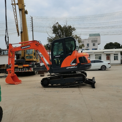 Excavadora usada Doosan DX60 Japón Excavadora de pintura original con capacidad de cubo de 0,1 m3