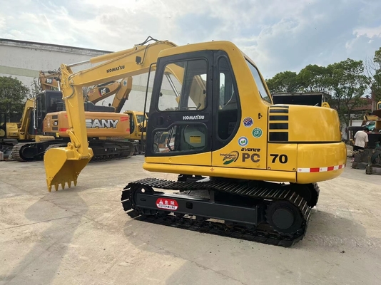 Excavadora Komatsu PC70 de segunda mano en excelentes condiciones con capacidad de 0.38m3