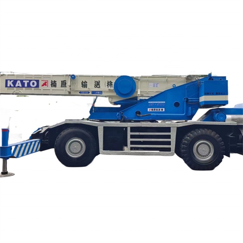 Grúa Kato KR-450V Grúa de 45 toneladas con color original y horas de trabajo bajas
