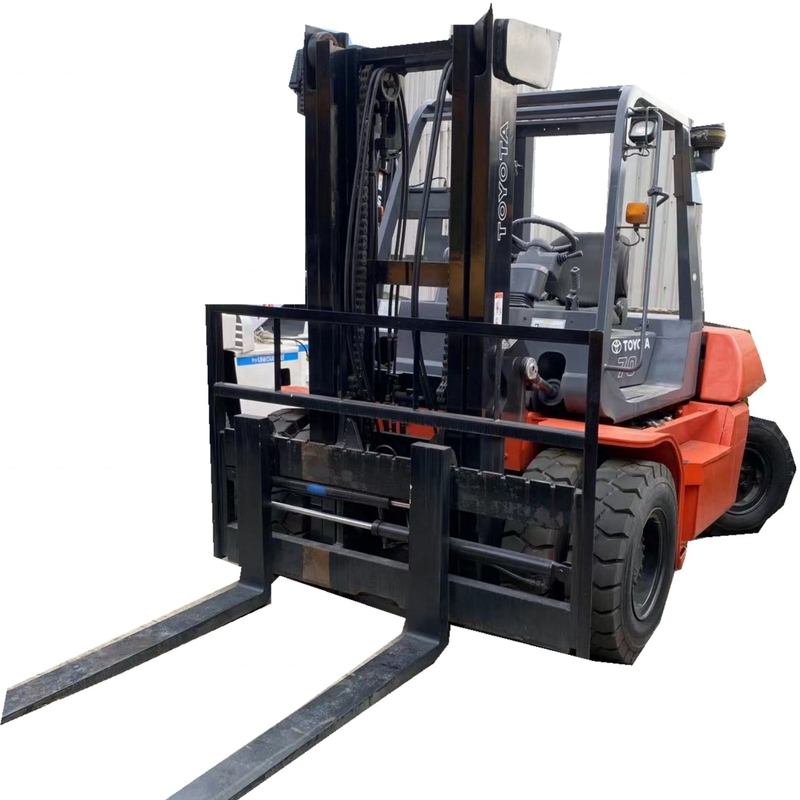 Japón fabricó una carretilla elevadora de 7 toneladas con motor diesel para el contenedor de almacén Toyota FD70 de segunda mano