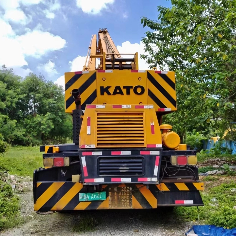 Kato KR-35H grúa usada con motor japonés y peso de operación de 35 toneladas en demanda