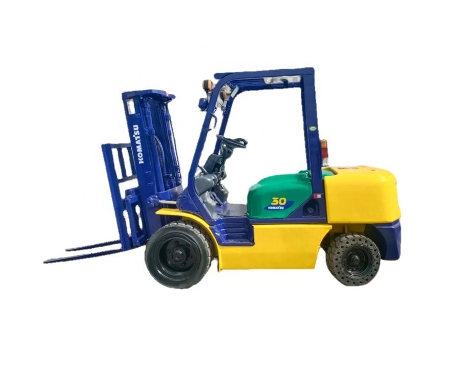 KOMATSU FD30 Camión elevador de minipaletas usadas de 3 toneladas para contenedores de almacén