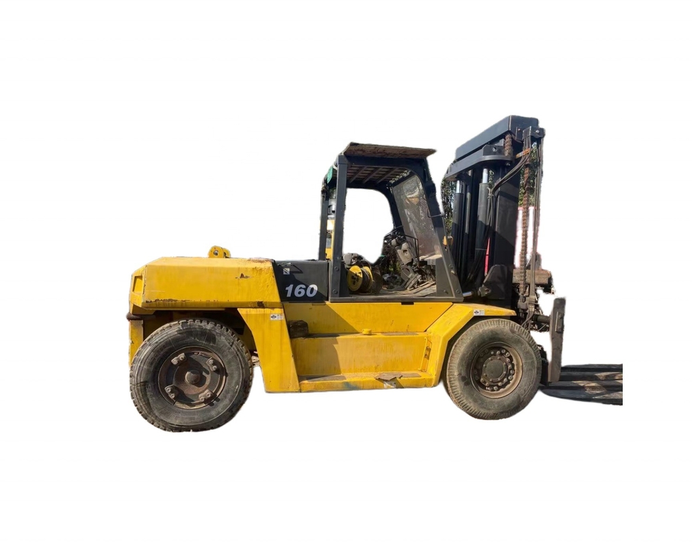 Equipo pesado KOMATSU carretilla elevadora FD160 con capacidad de 16 toneladas en excelentes condiciones de trabajo