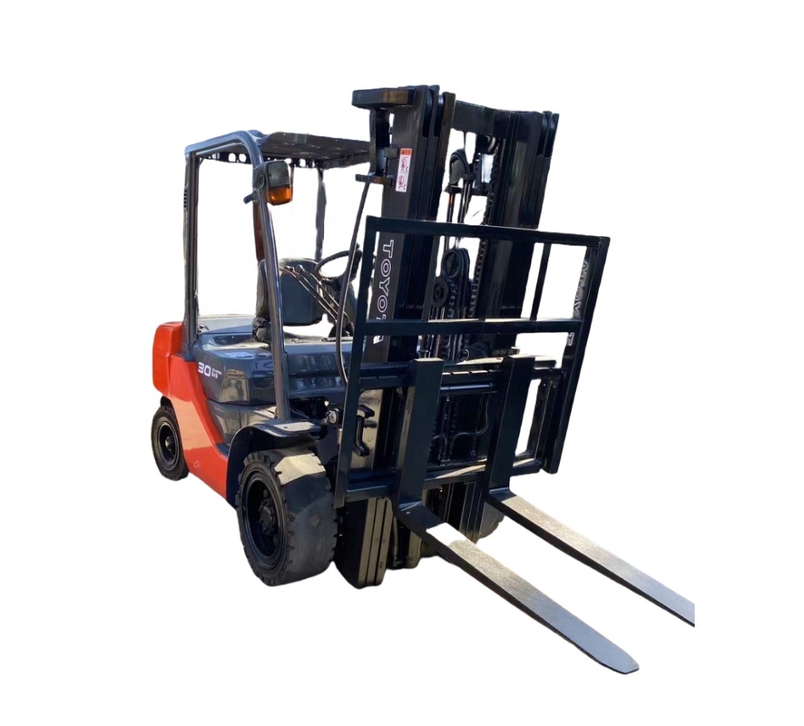 Camión elevador de 3 toneladas TOYOTA FD30 diesel con elevación hidráulica en excelentes condiciones