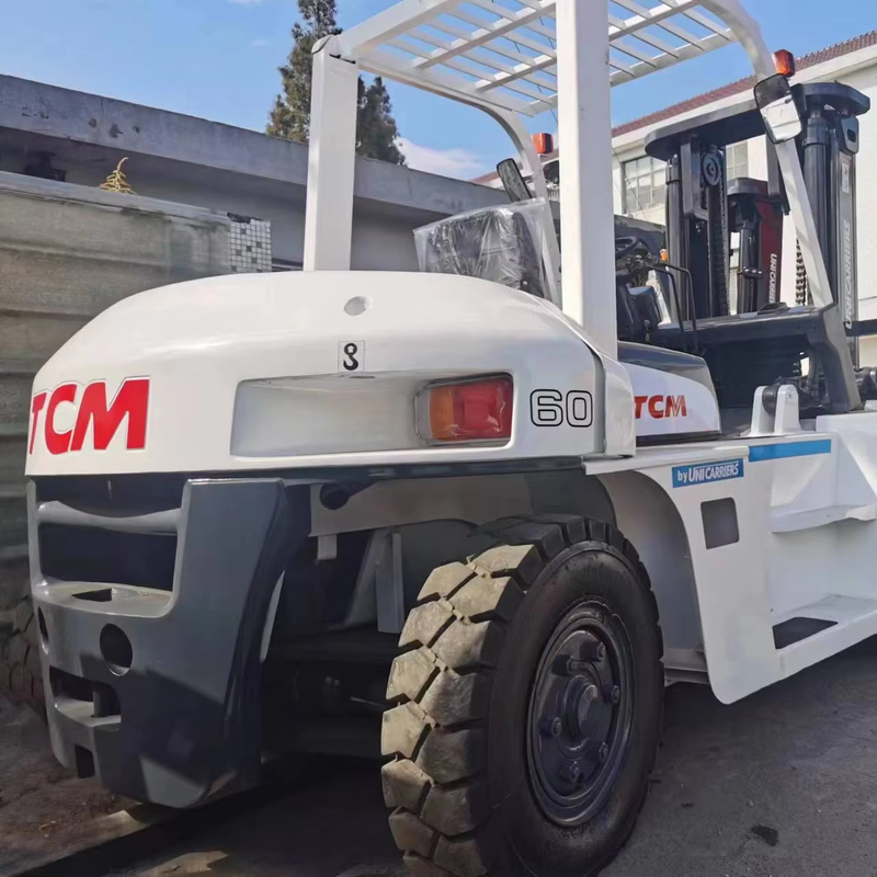 Camión elevador TCM de segunda mano de 6 toneladas en buen estado y motor de 127 kW de Japón