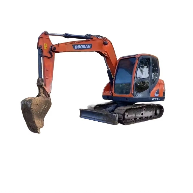 Excavadora usada Doosan DX75 con pintura original y alta eficiencia operativa en Japón