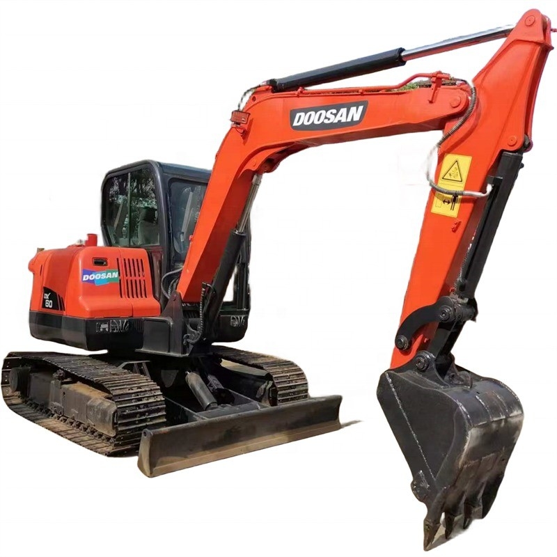 Precio asequible Usado Doosan Dx60 6 toneladas Excavadora de rastreo En Shanghai Excelente estado