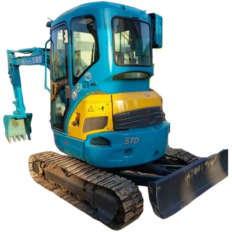 Excavadora Kubota KX135 de tamaño pequeño bien mantenida con color original