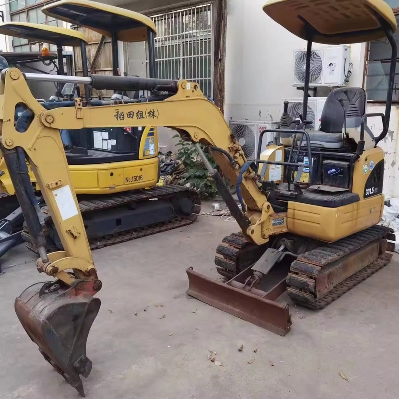 Excavadora mini Caterpillar 301.5 de segunda mano con pocas horas de trabajo en buen estado en stock
